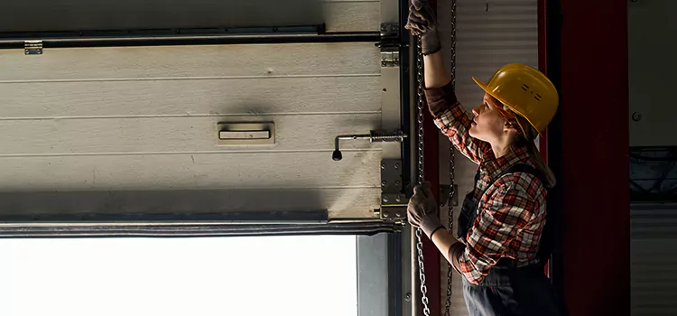 Addressing Common Garage Door Stoppage Issues in Channelview, TX